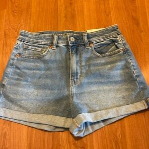 NWT American Eagle Mom Short